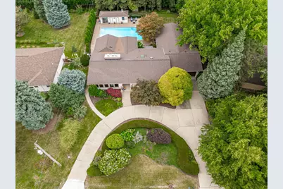 12 Meadowood Drive, Oak Brook, IL 60523 - Photo 2