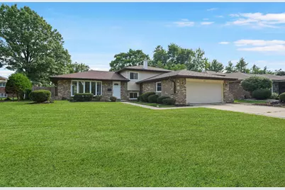 1617 Holly Avenue, Darien, IL 60561 - Photo 2