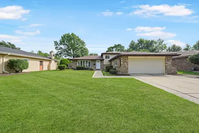 1617 Holly Avenue, Darien, IL 60561 - Photo 1