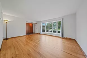 1617 Holly Ave, Darien, IL 60561 - Photo 4