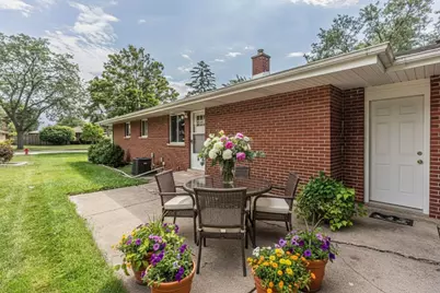 420 Berkshire Lane, Des Plaines, IL 60016 - Photo 18