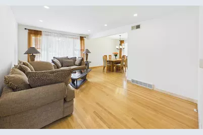 442 Gaylin Court, Bensenville, IL 60106 - Photo 6