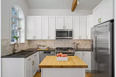 2520 W Medill Avenue, Chicago, IL 60647 - Photo 14