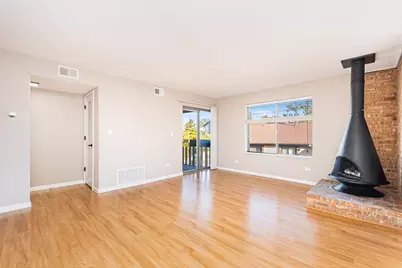 6165 Knoll Wood Court #302, Willowbrook, IL 60527 - Photo 2