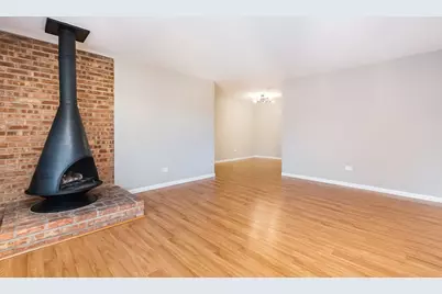 6165 Knoll Wood Court #302, Willowbrook, IL 60527 - Photo 4