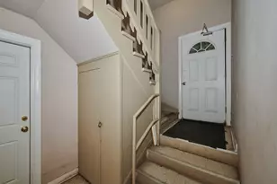 2205 W Highland Ave, Chicago, IL 60659 - Photo 16