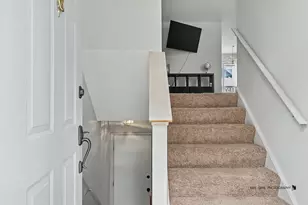 18639 W Sterling Ct, Grayslake, IL 60030 - Photo 2