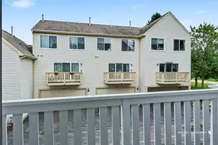 18639 W Sterling Ct, Grayslake, IL 60030 - Photo 6