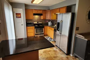 4141 Continental Dr, Waukegan, IL 60087 - Photo 2