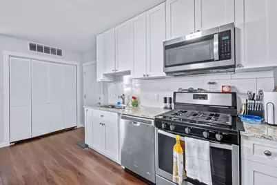 7441 N Rogers Avenue, Chicago, IL 60626 - Photo 2