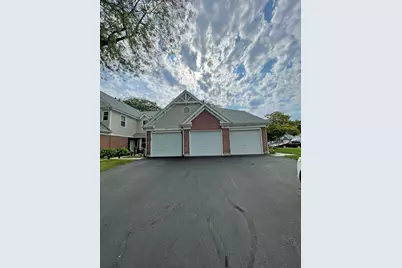 238 Green Knoll Lane #238, Streamwood, IL 60107 - Photo 2