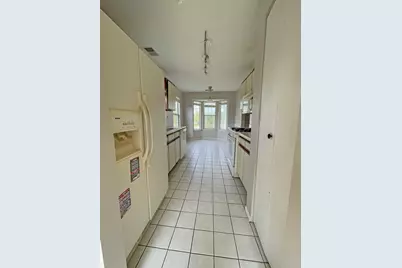 238 Green Knoll Lane #238, Streamwood, IL 60107 - Photo 4