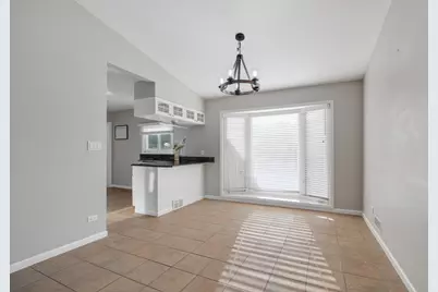 248 E Schick Road, Bloomingdale, IL 60108 - Photo 8