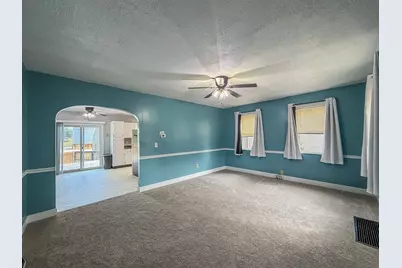 417 W Garfield Avenue, Cissna Park, IL 60924 - Photo 6