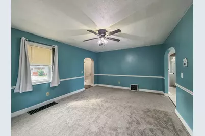 417 W Garfield Avenue, Cissna Park, IL 60924 - Photo 8