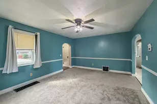 417 W Garfield Ave, Cissna Park, IL 60924 - Photo 8