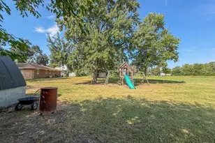 417 W Garfield Ave, Cissna Park, IL 60924 - Photo 36