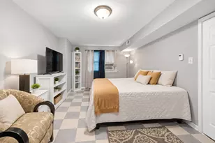 7949 S Marquette Ave, Chicago, IL 60617 - Photo 16