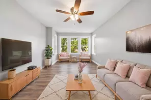 7949 S Marquette Ave, Chicago, IL 60617 - Photo 2
