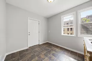 7949 S Marquette Ave, Chicago, IL 60617 - Photo 32