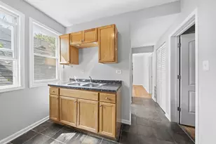 7949 S Marquette Ave, Chicago, IL 60617 - Photo 30