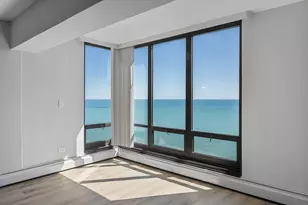 6166 N Sheridan Rd, Chicago, IL 60660 - Photo 2