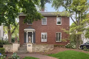 352 Ravine Rd, Hinsdale, IL 60521 - Photo 1