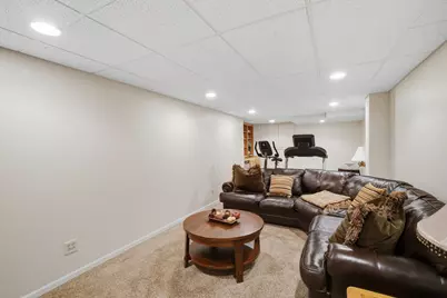 1410 E Eton Drive, Arlington Heights, IL 60004 - Photo 22