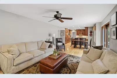 1410 E Eton Drive, Arlington Heights, IL 60004 - Photo 12