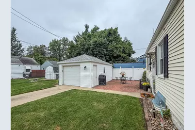 609 S Florence Avenue, Bloomington, IL 61701 - Photo 34