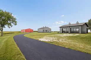 751 N 3150th Rd, Utica, IL 61373 - Photo 62