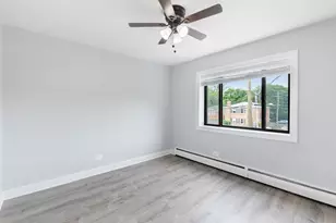 6826 N Ridge Blvd, Chicago, IL 60645 - Photo 12