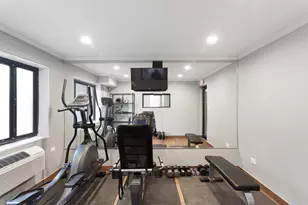 6826 N Ridge Blvd, Chicago, IL 60645 - Photo 16