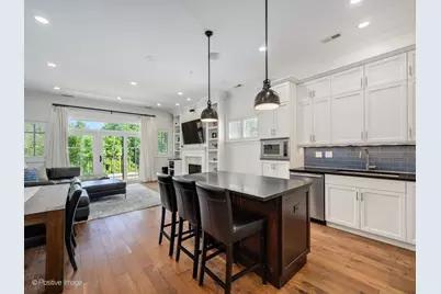 2242 N Seminary Avenue #3, Chicago, IL 60614 - Photo 2