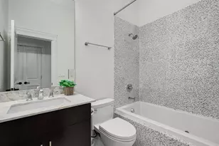 2242 N Seminary Ave, Chicago, IL 60614 - Photo 14