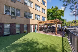 7070 N Sheridan Ave, Chicago, IL 60626 - Photo 12
