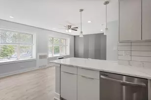 7070 N Sheridan Ave, Chicago, IL 60626 - Photo 2