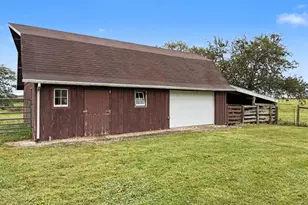 2661 E 900 North Rd, Milford, IL 60953 - Photo 2