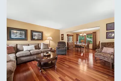 2571 N Douglas Avenue, Arlington Heights, IL 60004 - Photo 4