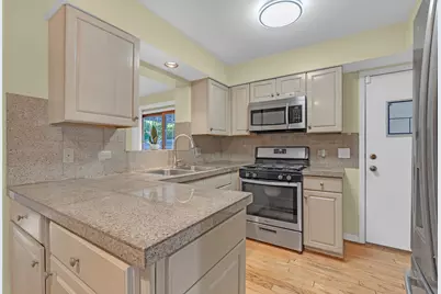 206 Albert Drive, Vernon Hills, IL 60061 - Photo 10