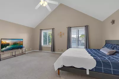 206 Albert Drive, Vernon Hills, IL 60061 - Photo 16