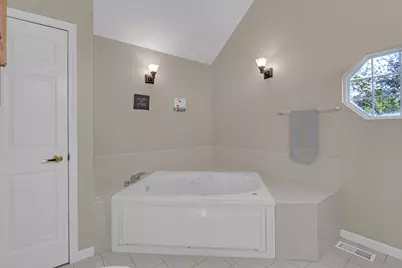 206 Albert Drive, Vernon Hills, IL 60061 - Photo 18