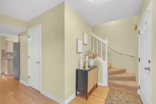 206 Albert Dr, Vernon Hills, IL 60061 - Photo 4