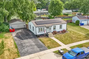 1625 Sunrise Dr, Dekalb, IL 60115 - Photo 2