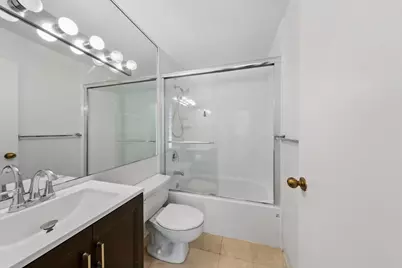 211 E Ohio Street #2216, Chicago, IL 60611 - Photo 10