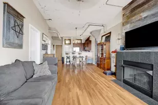 1071 W 15th St, Chicago, IL 60608 - Photo 4