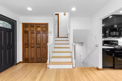 558 E Park Avenue, Elmhurst, IL 60126 - Photo 6