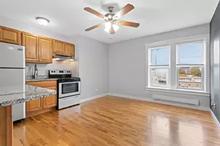7450 N Greenview Ave, Chicago, IL 60626 - Photo 2