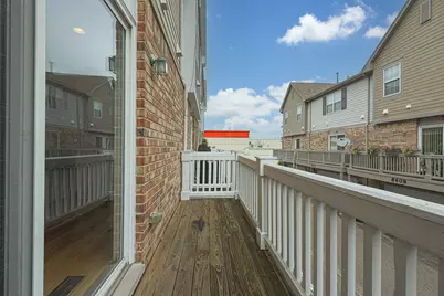 8607 Waukegan Road, Morton Grove, IL 60053 - Photo 32