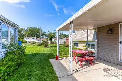70 Dover Drive, Des Plaines, IL 60018 - Photo 20